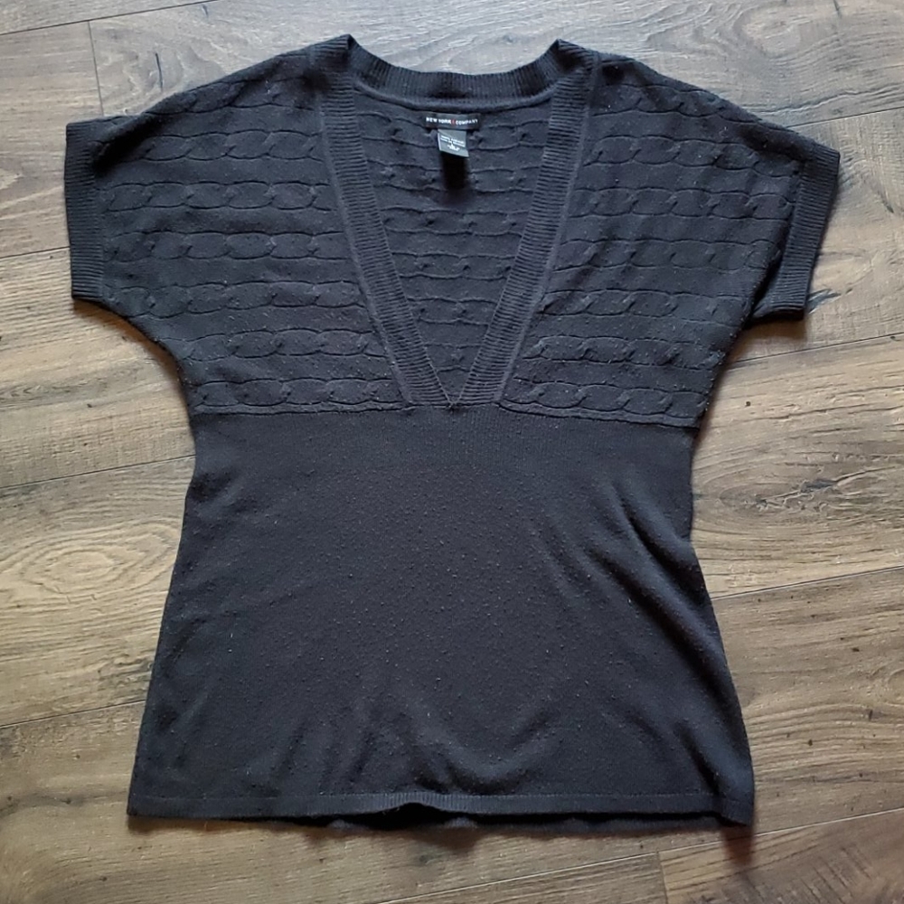 Black short sleeve sweater top